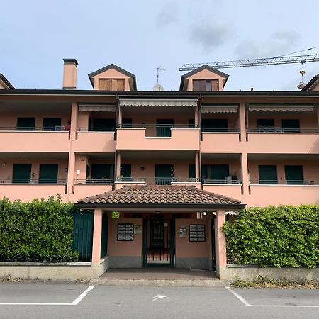 Bilocale A Lainate Lainhouse Apartment Bagian luar foto