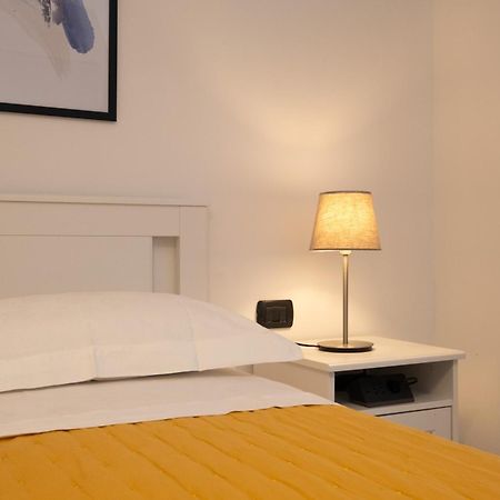 Bilocale A Lainate Lainhouse Apartment Bagian luar foto