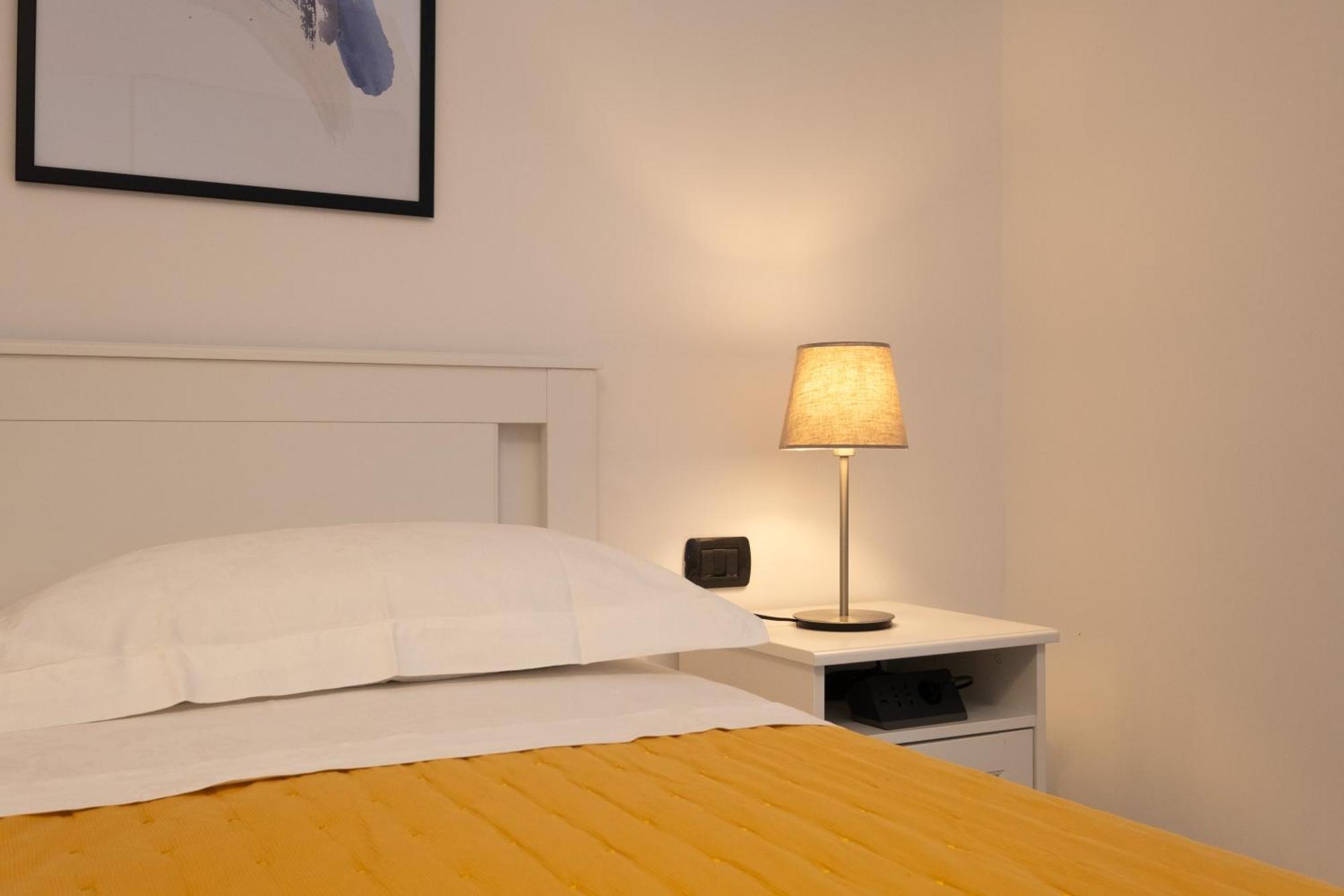 Bilocale A Lainate Lainhouse Apartment Bagian luar foto